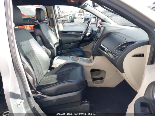 2C4RDGCG2KR802426 Dodge Grand Caravan Sxt