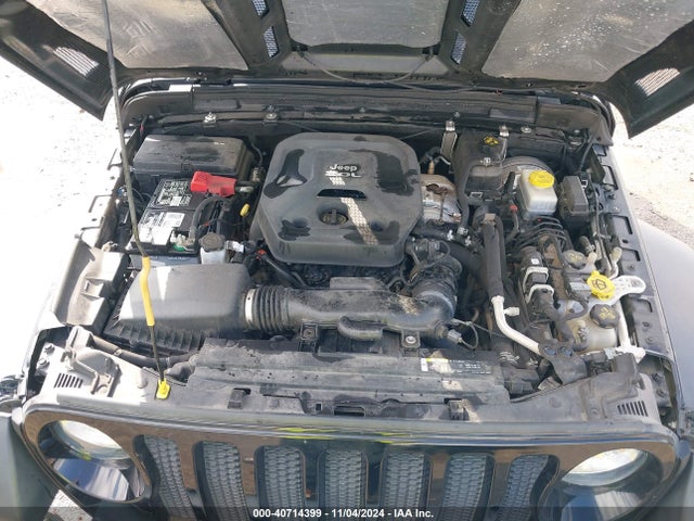 1C4HJXDN8JW240037 Jeep Wrangler Unlimited Sport 4x4