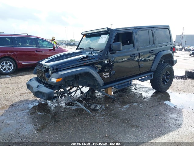 1C4HJXDN8JW240037 Jeep Wrangler Unlimited Sport 4x4