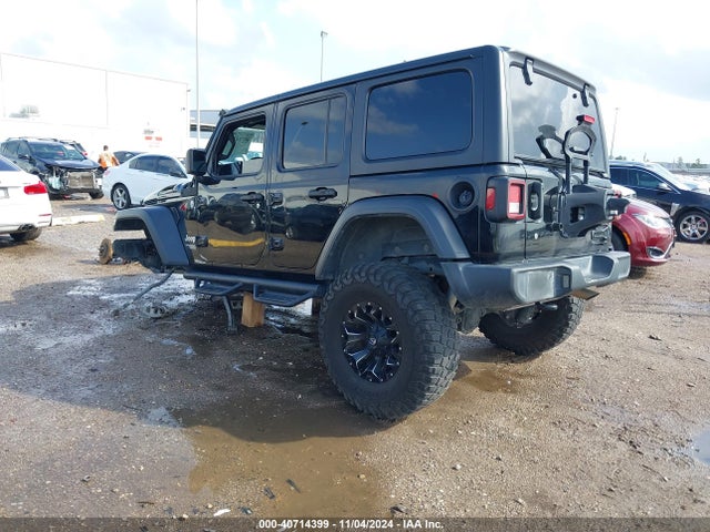 1C4HJXDN8JW240037 Jeep Wrangler Unlimited Sport 4x4