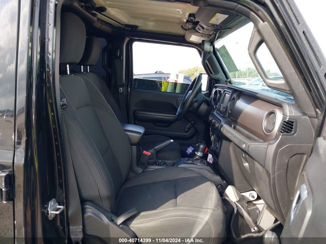 1C4HJXDN8JW240037 Jeep Wrangler Unlimited Sport 4x4