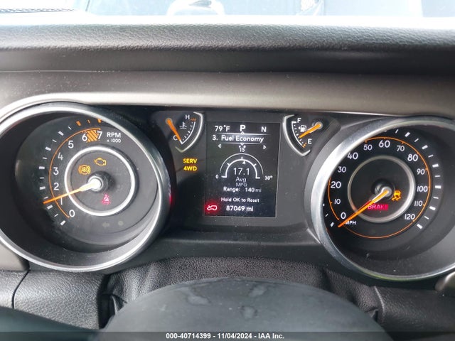 1C4HJXDN8JW240037 Jeep Wrangler Unlimited Sport 4x4
