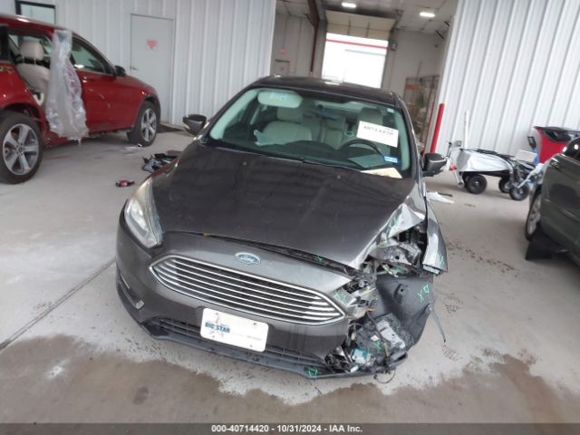 1FADP3J2XJL271801 Ford Focus Titanium