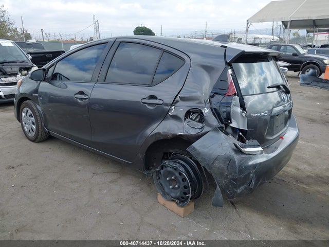 JTDKDTB39F1105385 Toyota Prius C Two