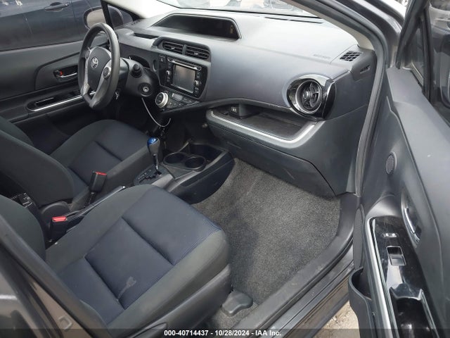 JTDKDTB39F1105385 Toyota Prius C Two
