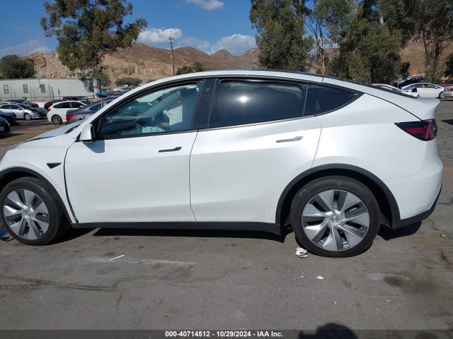 Tesla Model Y 2023 7SAYGDEE9PA036887 Image 13
