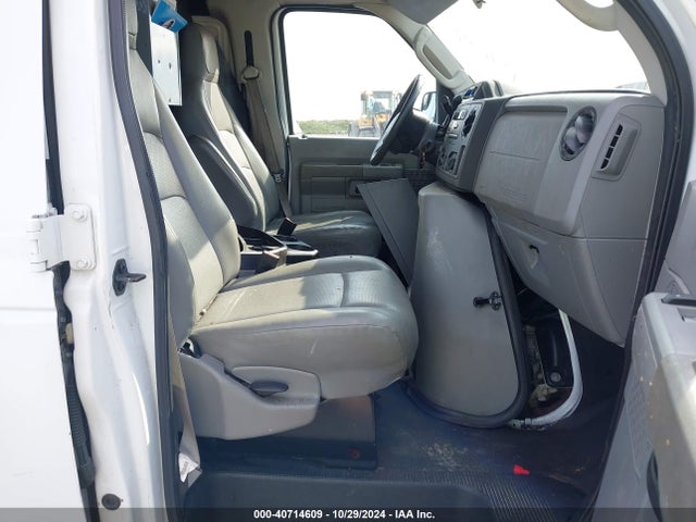 Ford E-250 Commercial 2014 1FTNE2EW9EDA35572 Image 5