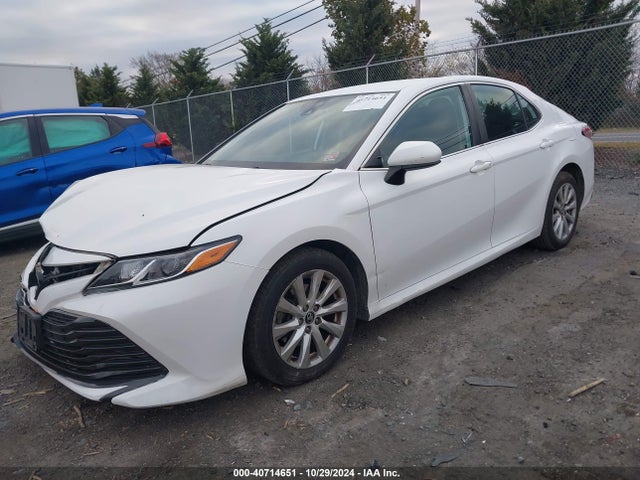 Toyota CAMRY LE 2019 4T1B11HK6KU258239 Image 2