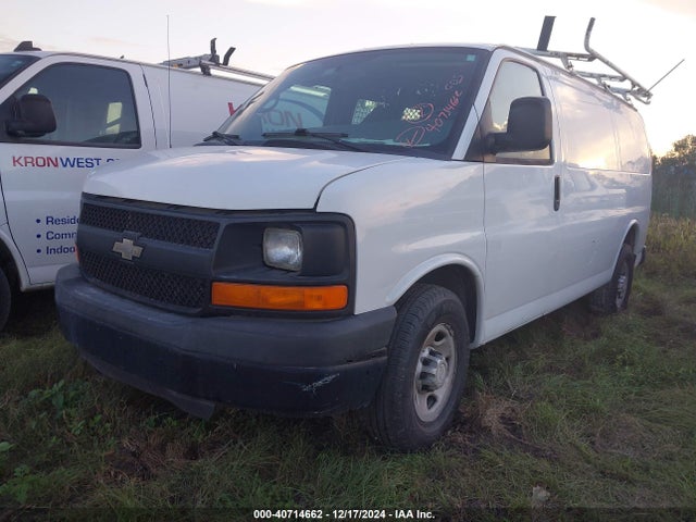 Chevrolet Express 2500 Work Van 2015 1GCWGFCF3F1196155 Image 2