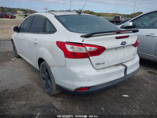 Ford FOCUS SE 2014 1FADP3F23EL446310 Image 3
