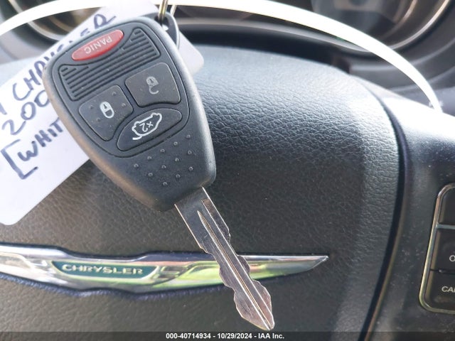 Chrysler 200 LX 2014 1C3CCBAB5EN123601 Image 11