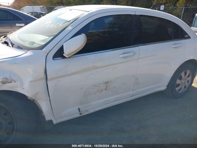 Chrysler 200 LX 2014 1C3CCBAB5EN123601 Image 12