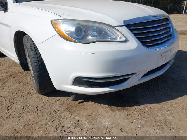Chrysler 200 LX 2014 1C3CCBAB5EN123601 Image 14