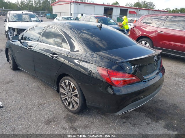 Mercedes-Benz CLA 250 2018 WDDSJ4EB1JN662977 Image 3