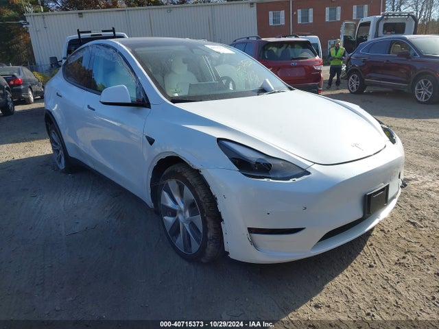 2023 TESLA MODEL Y 7SAYGDEEXPF876275 Photo 0