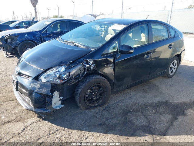 Toyota Prius Two 2014 JTDKN3DU7E0358728 Image 2