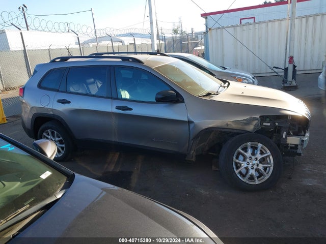 1C4PJLABXGW125379 Jeep Cherokee Sport