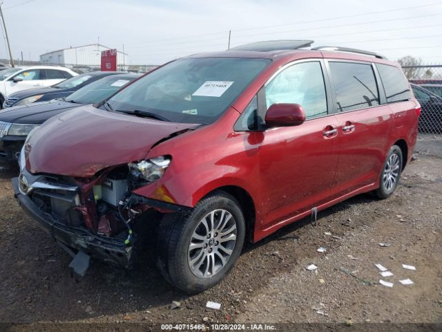 5TDYZ3DC1KS005299 Toyota Sienna Xle 8 Passenger