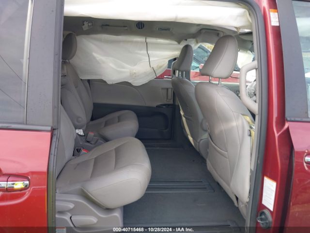 5TDYZ3DC1KS005299 Toyota Sienna Xle 8 Passenger
