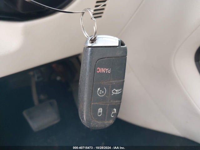 Chrysler 200 C 2015 1C3CCCCG0FN501839 Image 11