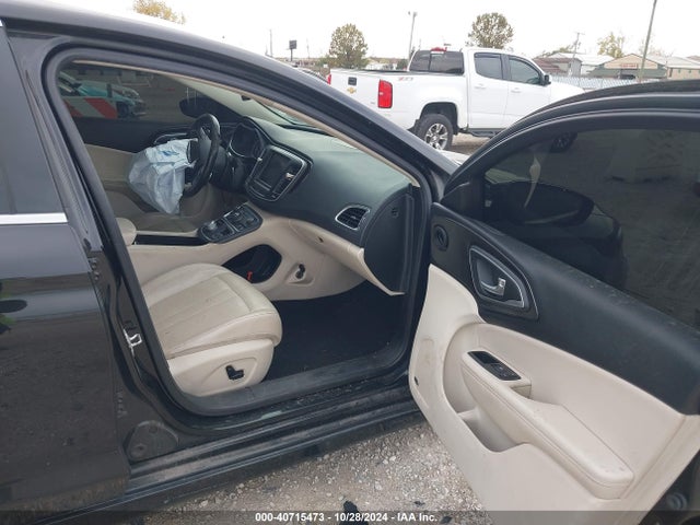 Chrysler 200 C 2015 1C3CCCCG0FN501839 Image 5