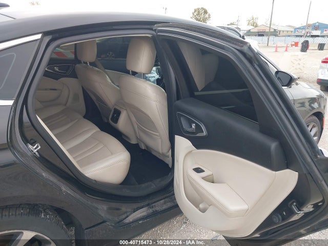 Chrysler 200 C 2015 1C3CCCCG0FN501839 Image 8