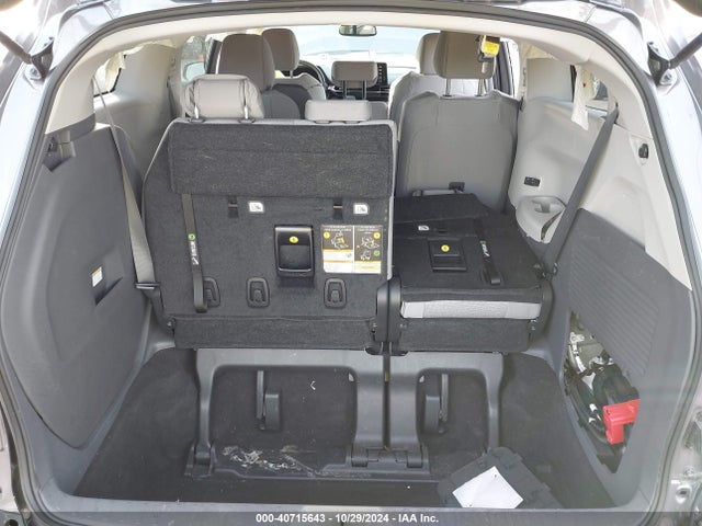 5TDBRKEC1PS139431 Toyota SIENNA LE