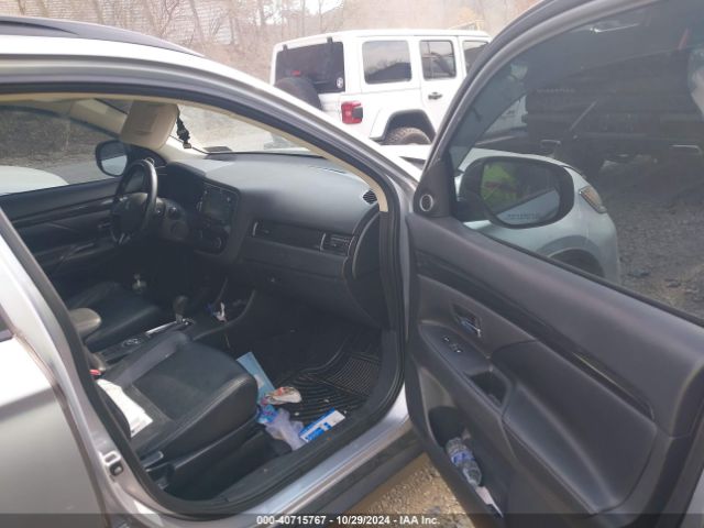 JA4AZ3A31GZ023906 Mitsubishi Outlander Sel