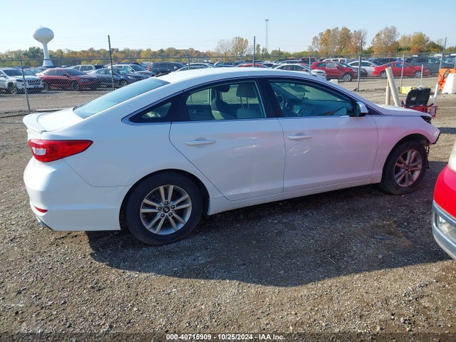 Hyundai SONATA SE 2015 5NPE24AF1FH200780 Image 13