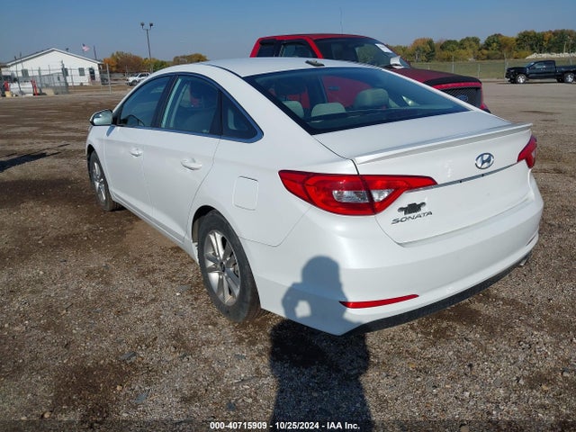 Hyundai SONATA SE 2015 5NPE24AF1FH200780 Image 3
