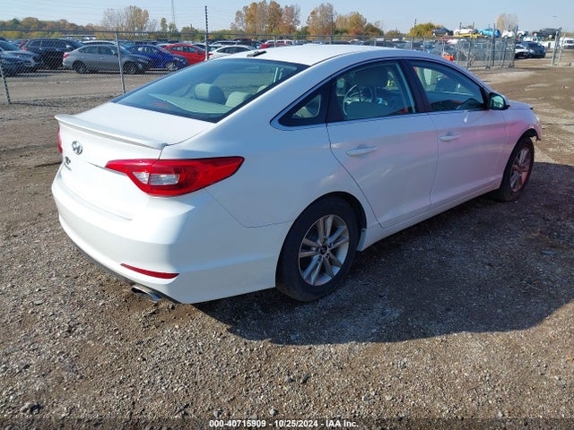 Hyundai SONATA SE 2015 5NPE24AF1FH200780 Image 4