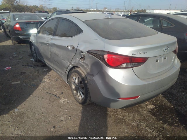 Hyundai ELANTRA SE 2015 5NPDH4AE2FH621845 Image 3