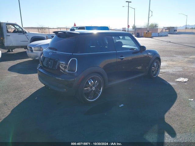 2010 MINI COOPER S WMWMF7C54ATW88887 Photo 3