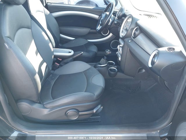2010 MINI COOPER S WMWMF7C54ATW88887 Photo 4