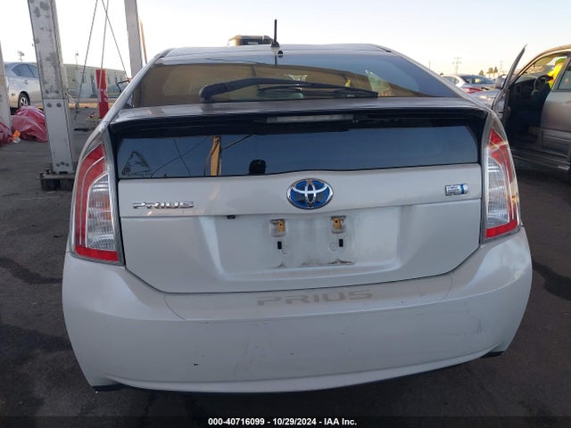 Toyota Prius Two 2015 JTDKN3DU6F0478117 Image 16
