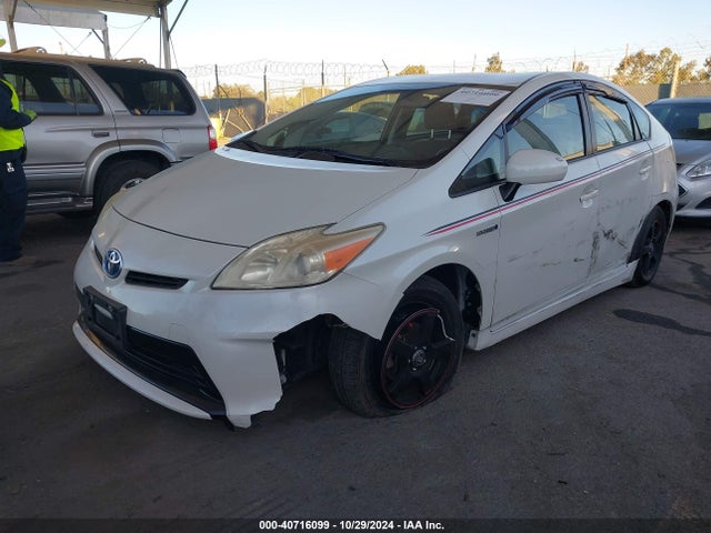 Toyota Prius Two 2015 JTDKN3DU6F0478117 Image 2