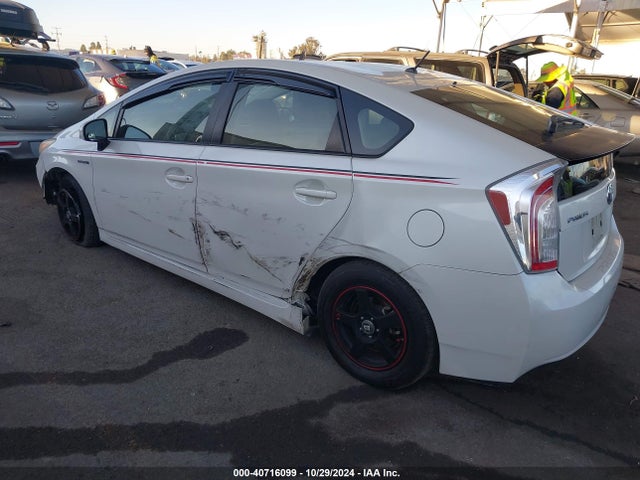 Toyota Prius Two 2015 JTDKN3DU6F0478117 Image 3