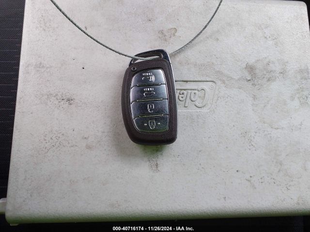 KM8J33A47LU108171 Hyundai Tucson Value