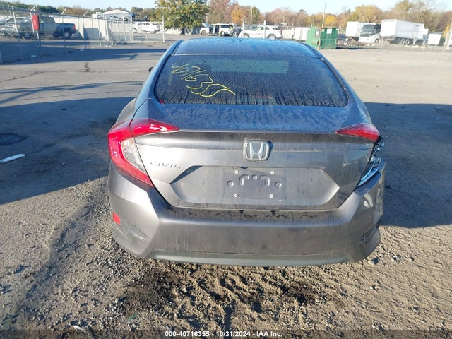 Продаж на аукціоні авто 2018 Honda Civic Lx, vin: 19XFC2F5XJE043821, номер лоту: 40716355