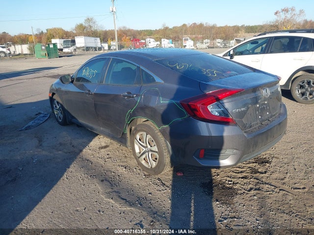 Продаж на аукціоні авто 2018 Honda Civic Lx, vin: 19XFC2F5XJE043821, номер лоту: 40716355