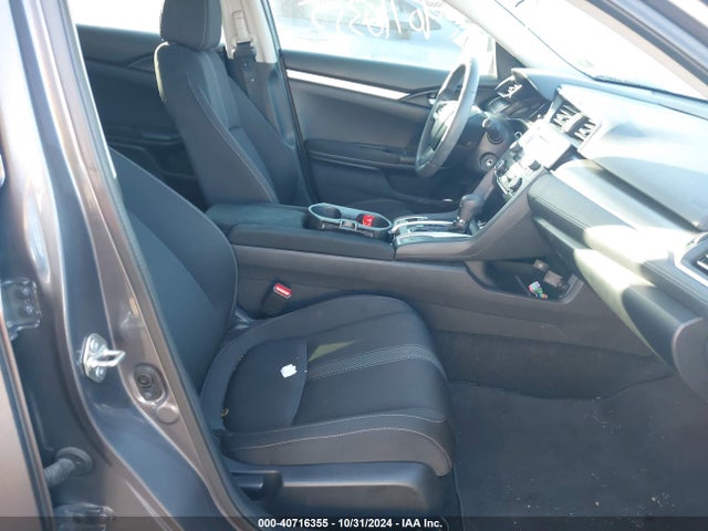 Продаж на аукціоні авто 2018 Honda Civic Lx, vin: 19XFC2F5XJE043821, номер лоту: 40716355