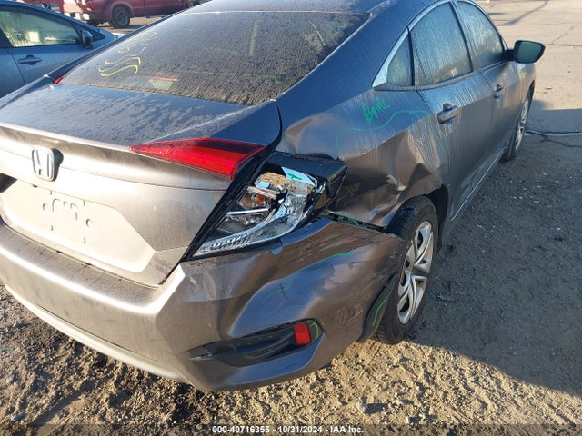 Продаж на аукціоні авто 2018 Honda Civic Lx, vin: 19XFC2F5XJE043821, номер лоту: 40716355