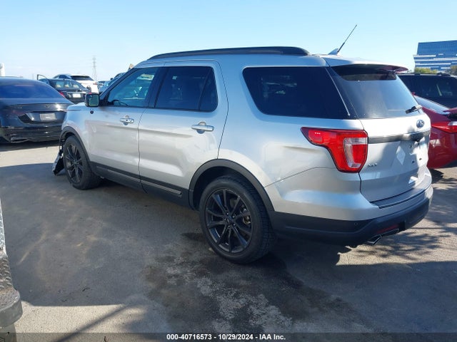 Ford EXPLORER XLT 2018 1FM5K7D89JGC93894 Image 3