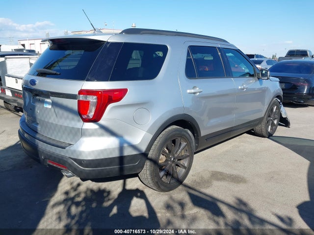 Ford EXPLORER XLT 2018 1FM5K7D89JGC93894 Image 4