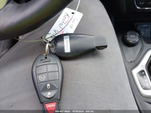 1C4PJMCB9EW183502 Jeep Cherokee Latitude