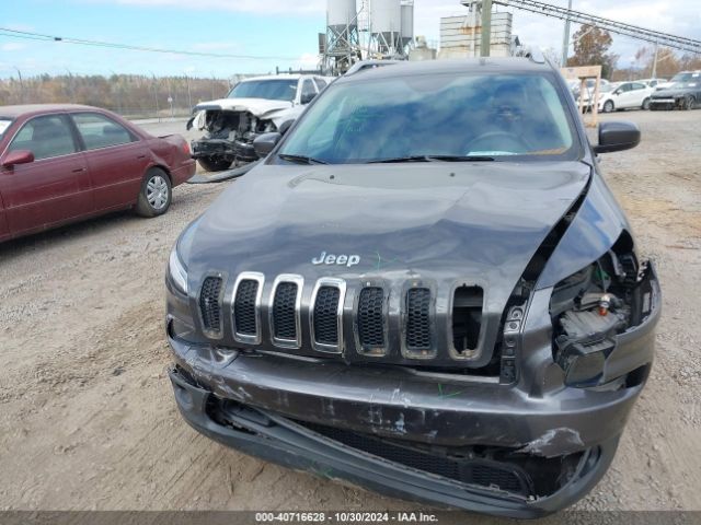 1C4PJMCB9EW183502 Jeep Cherokee Latitude