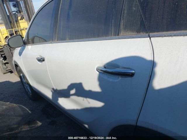 5XYPG4A59GG109802 KIA Sorento 3.3l Lx