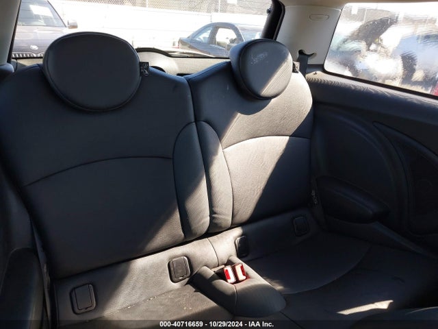 2010 MINI COOPER WMWMF3C57ATZ64407 Photo 7