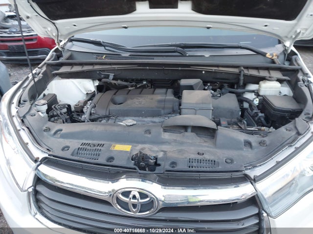 5TDZARFHXFS014192 Toyota Highlander Le