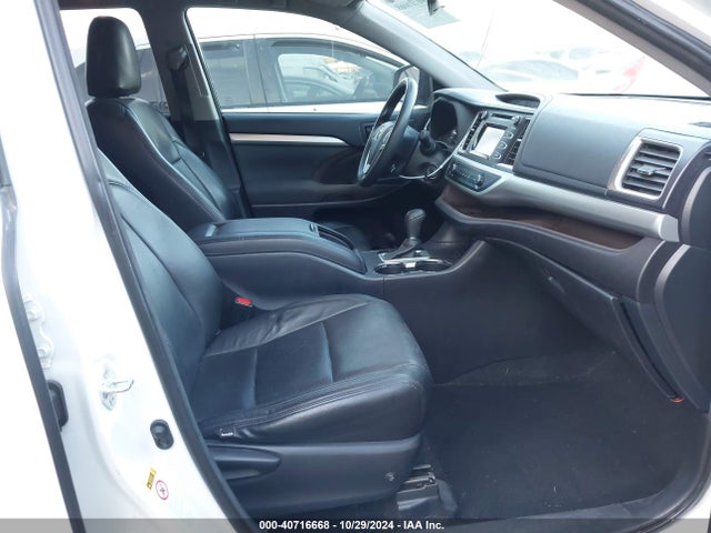5TDZARFHXFS014192 Toyota Highlander Le